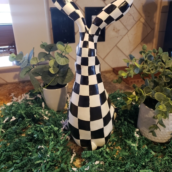 Hand painted Bunny Rabbit - Picture 4 of 4